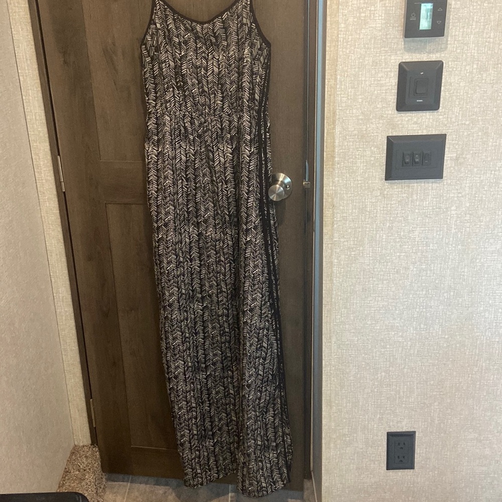 Black and white Loft maxi dress.